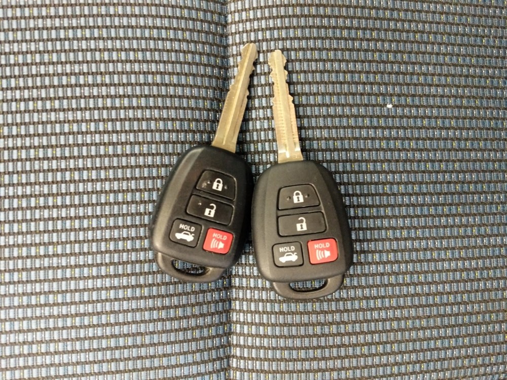 2016 Toyota Corolla - Keys