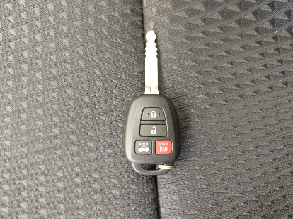 2015 Toyota Camry - Keys
