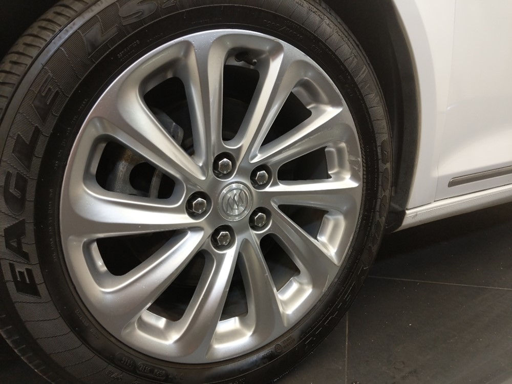 2016 Buick LaCrosse - Wheel
