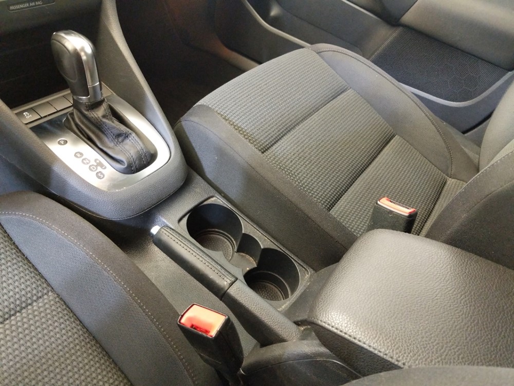 2014 Volkswagen Jetta - Center Console/Cup Holders