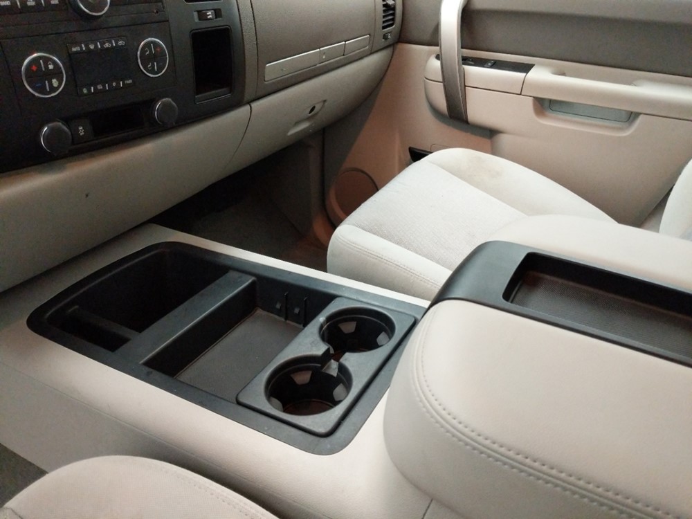 2013 Chevrolet Silverado 1500 - Center Console/Cup Holders