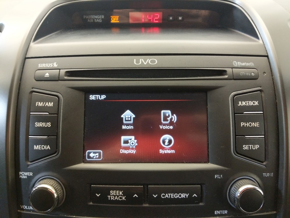 2013 Kia Sorento - Stereo Package