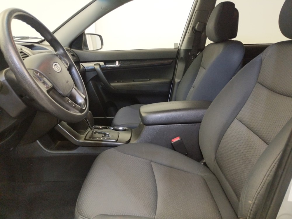 2013 Kia Sorento - Driver Front Seat