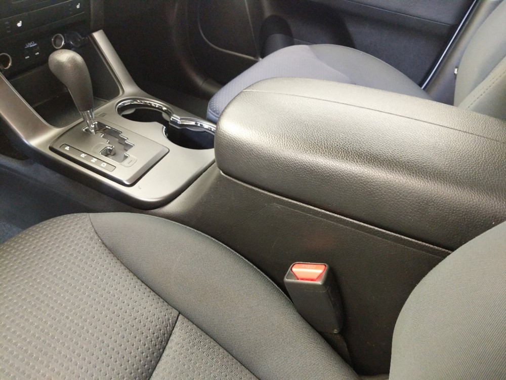 2013 Kia Sorento - Center Console/Cup Holders