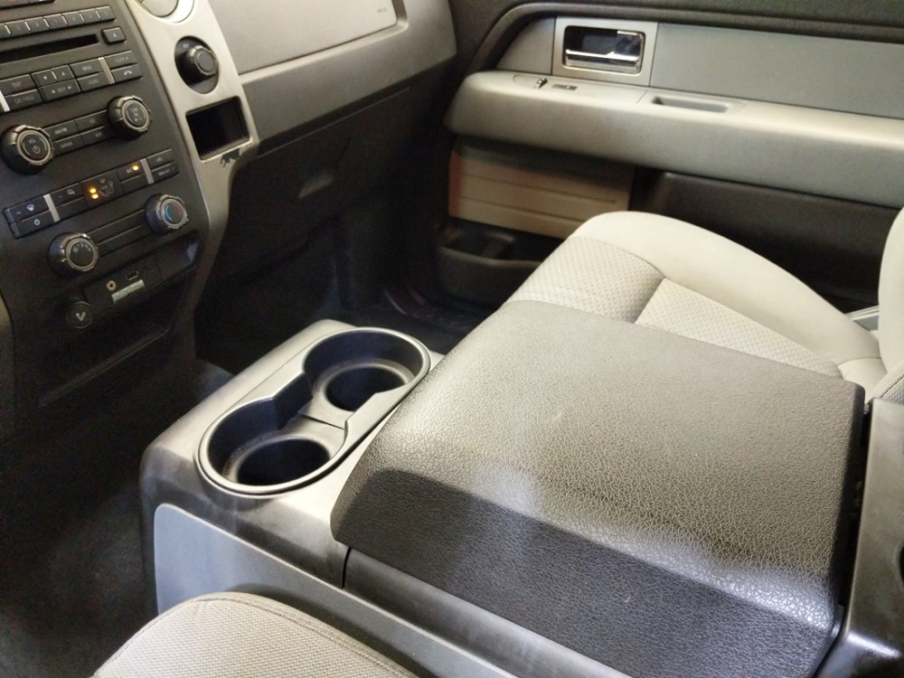 2011 Ford F-150 - Center Console/Cup Holders