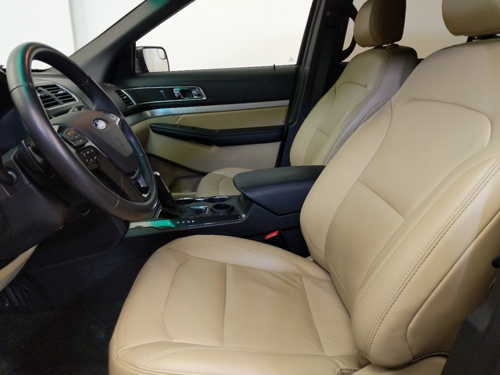 2016 Ford Explorer - Driver Front Seat