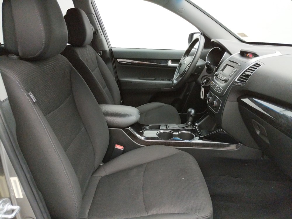 2015 Kia Sorento - Driver Dash