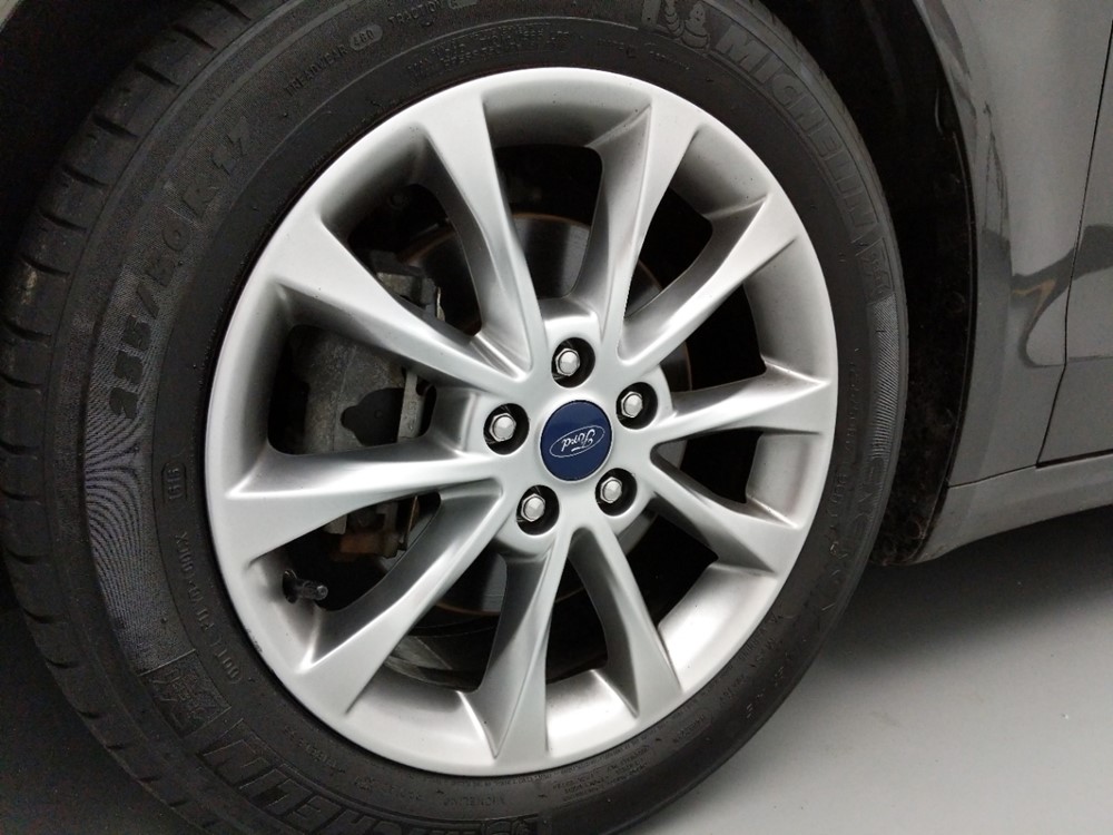 2017 Ford Fusion - Wheel