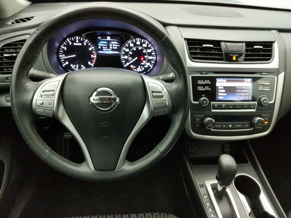 2017 Nissan Altima - Driver Dash