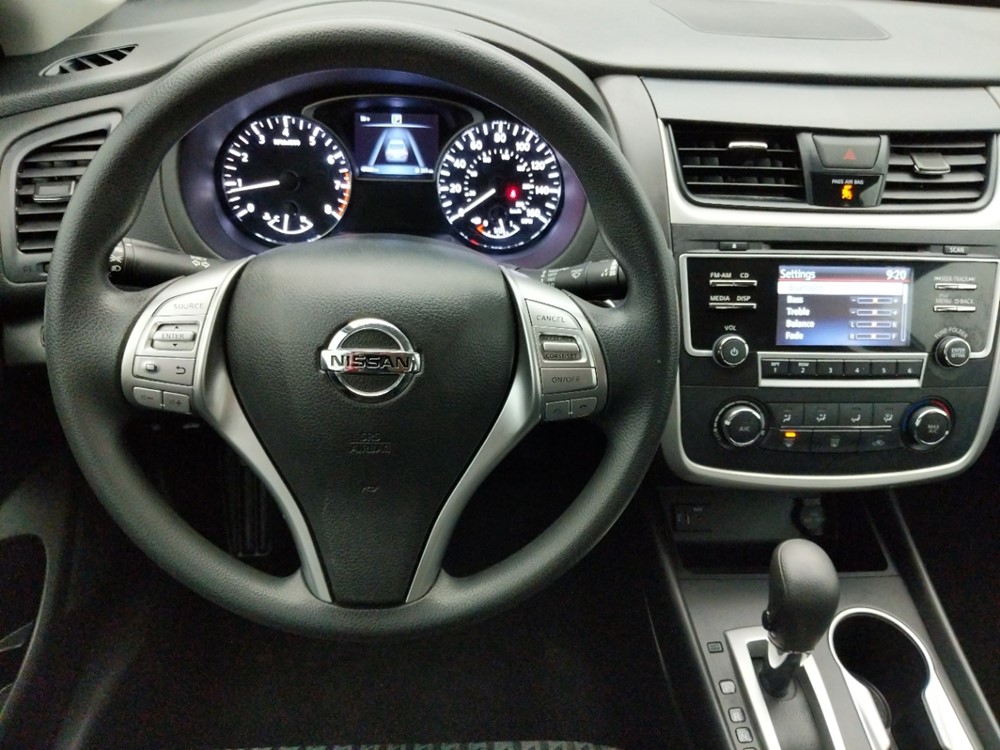 2017 Nissan Altima - Driver Dash