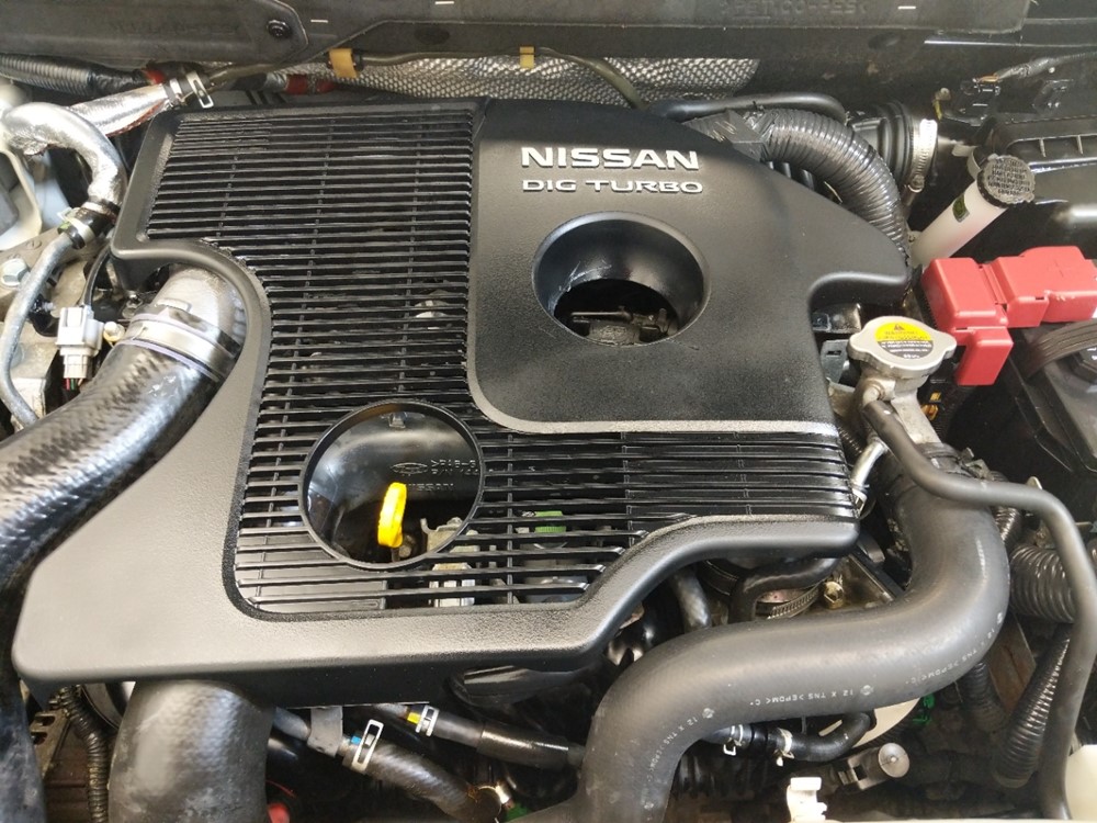 2013 Nissan JUKE - Engine
