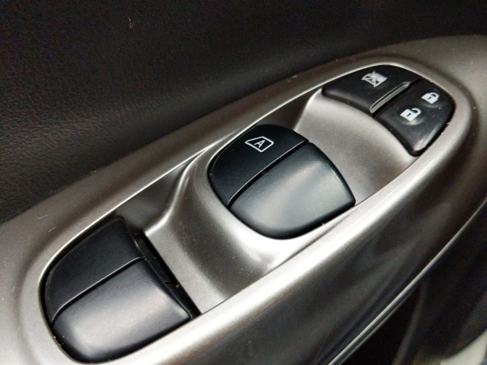2013 Nissan JUKE - Driver Power Windows/Lock Control