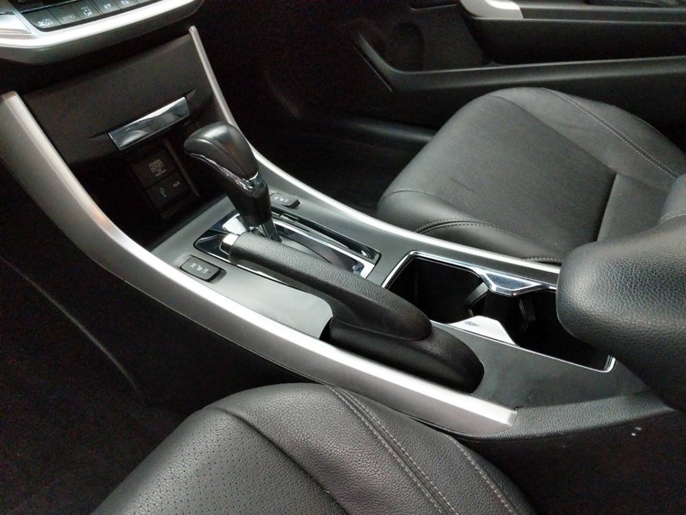 2013 Honda Accord - Center Console/Cup Holders
