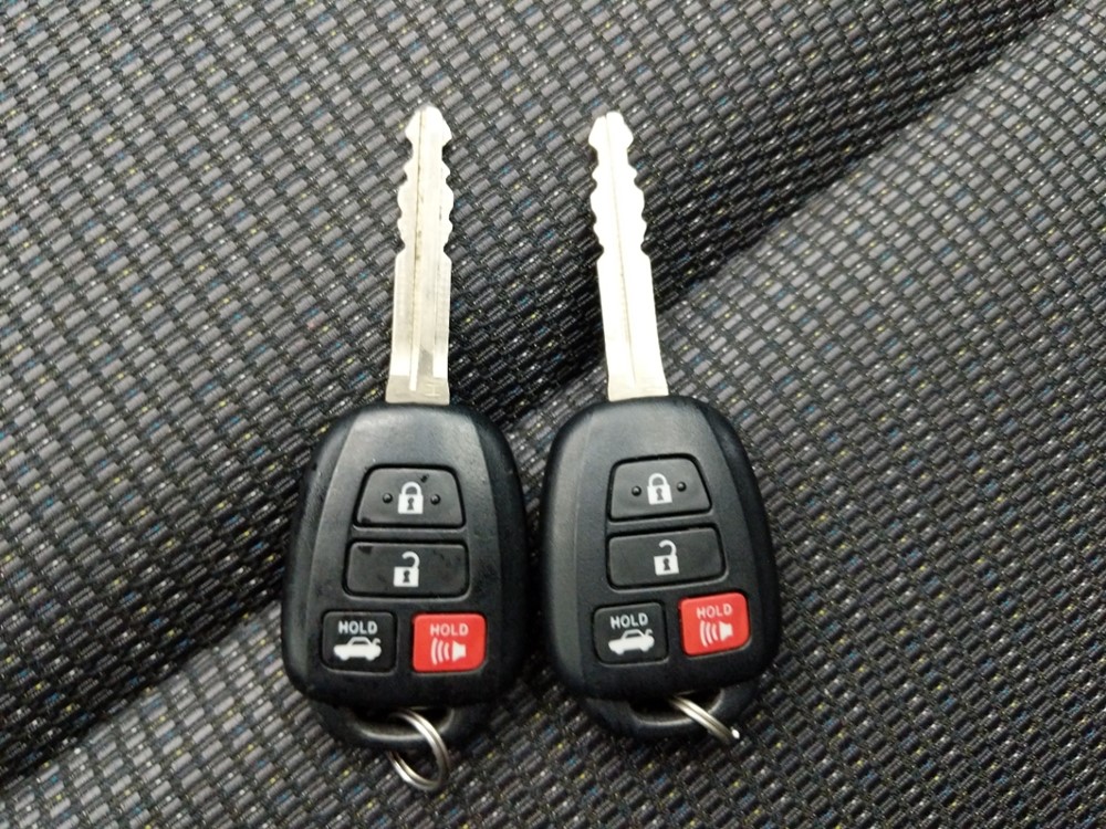 2016 Toyota Corolla - Keys