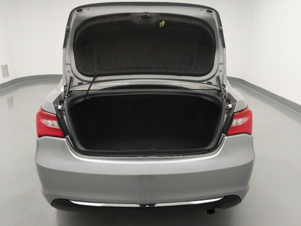 2014 Chrysler 200 - Trunk