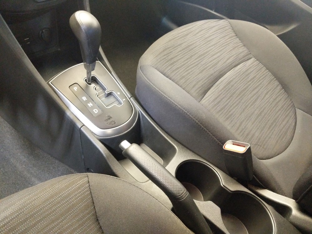 2017 Hyundai Accent - Center Console/Cup Holders