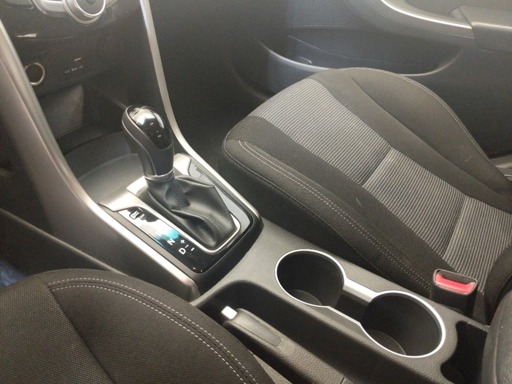 2017 Hyundai Elantra - Center Console/Cup Holders