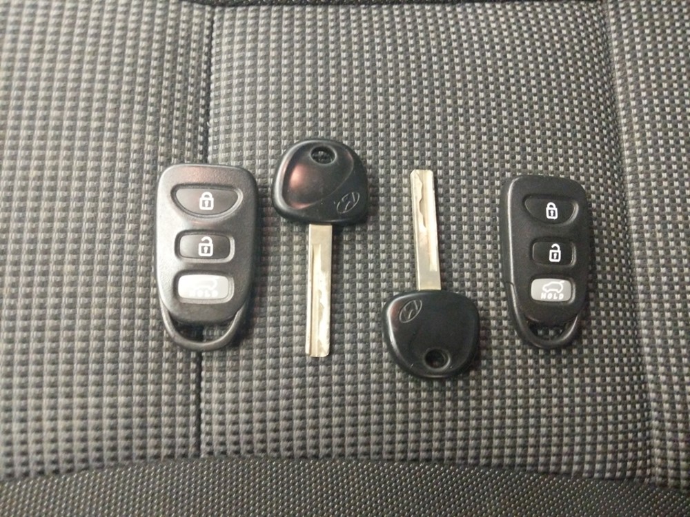 2017 Hyundai Elantra - Keys