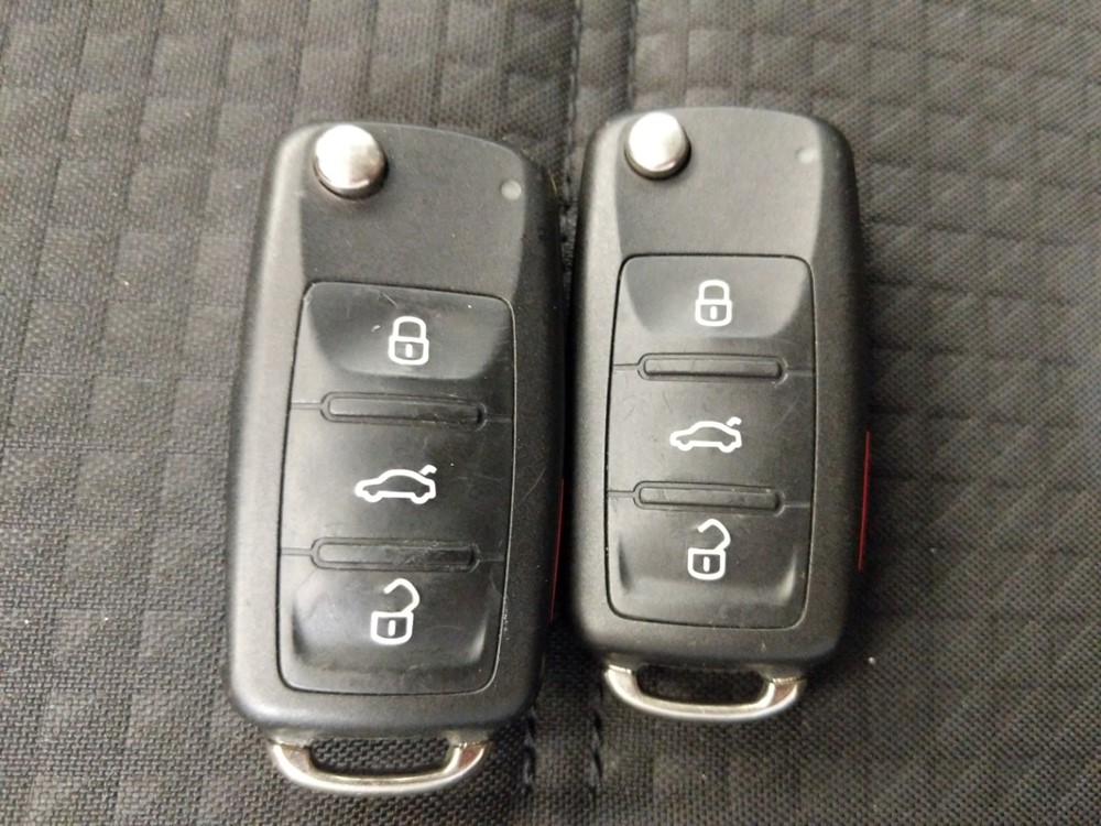 2016 Volkswagen Jetta - Keys