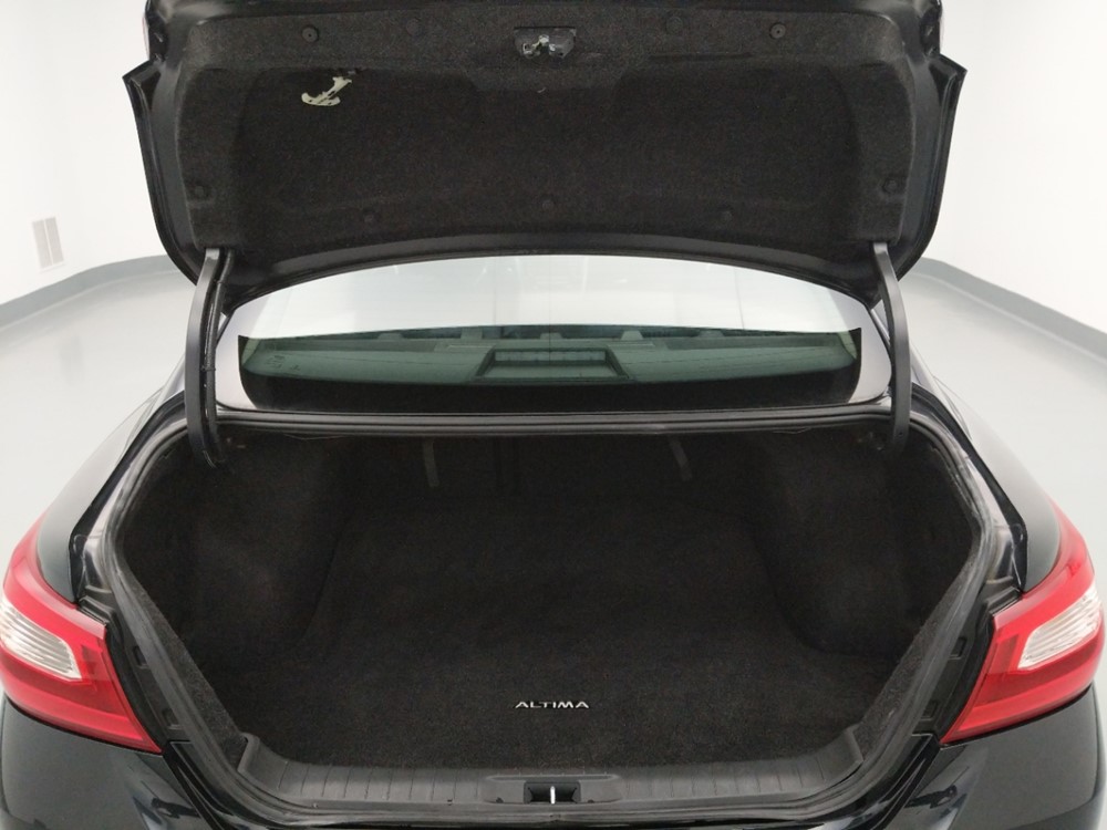 2017 Nissan Altima - Trunk