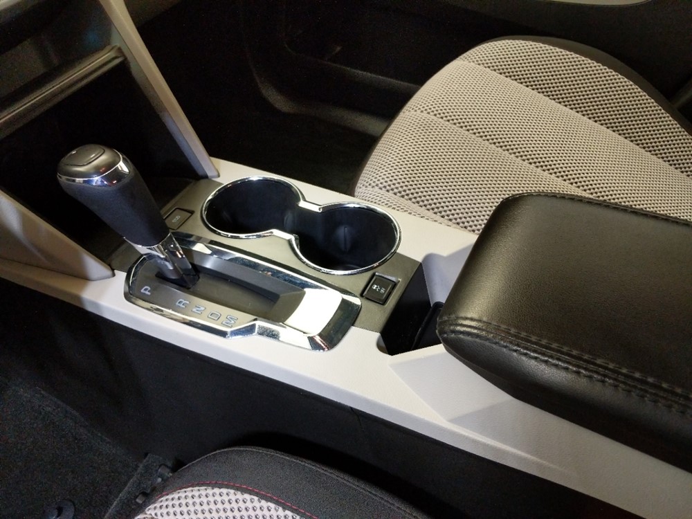 2017 Chevrolet Equinox - Center Console/Cup Holders