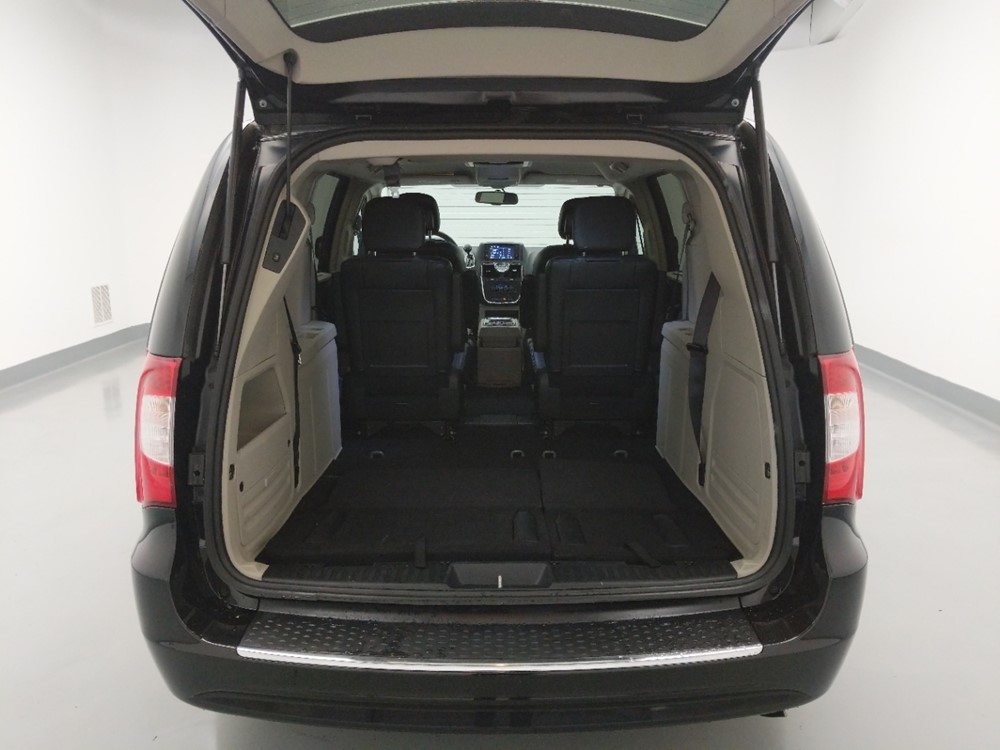 2016 Chrysler Town and Country - Trunk