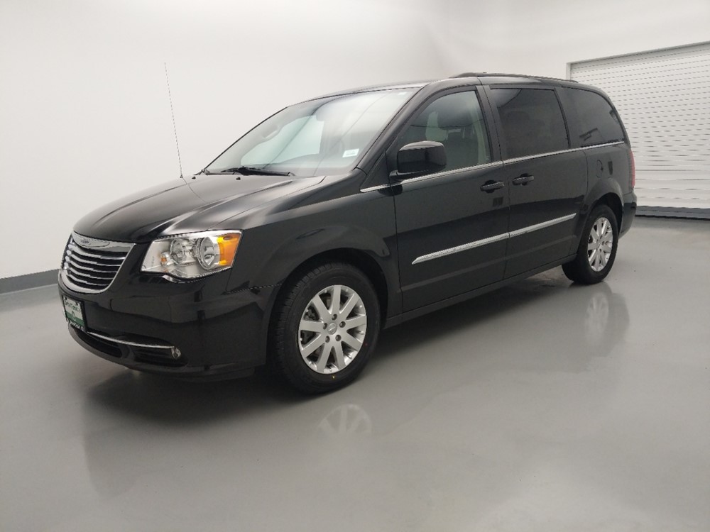2016 Chrysler Town and Country - Driver Front Side