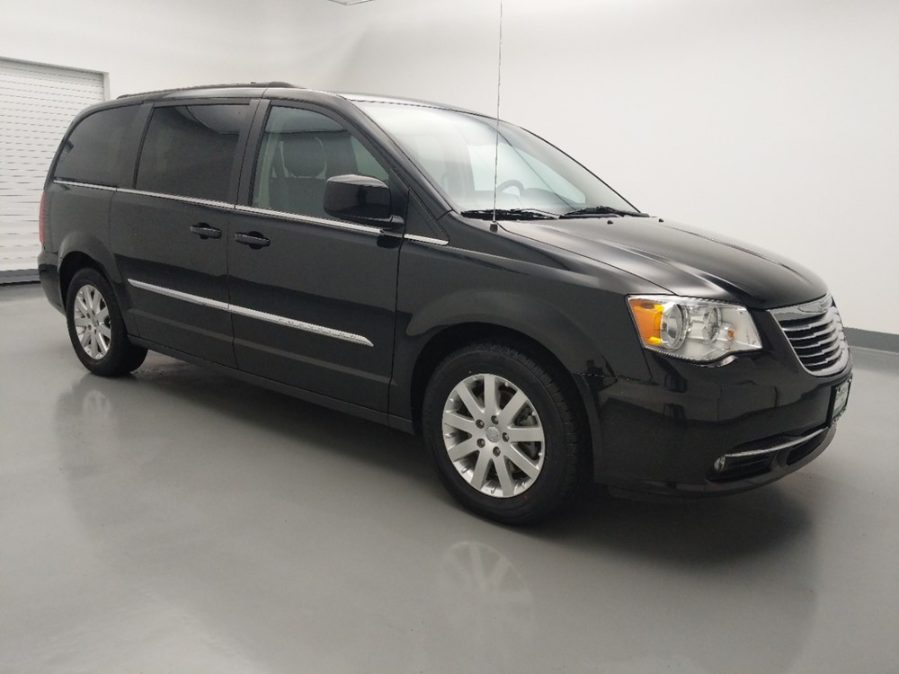 2016 Chrysler Town and Country - Passenger Front Side