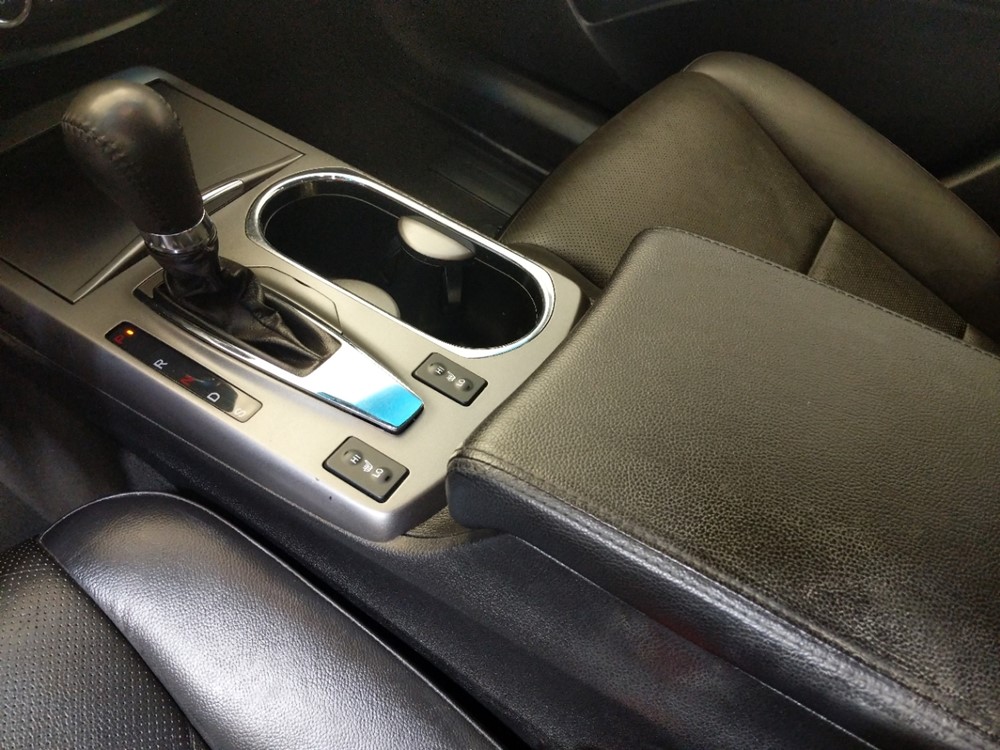 2014 Acura RDX - Center Console/Cup Holders