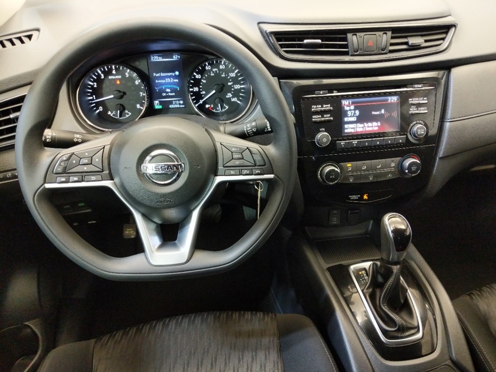 2017 Nissan Rogue - Driver Dash