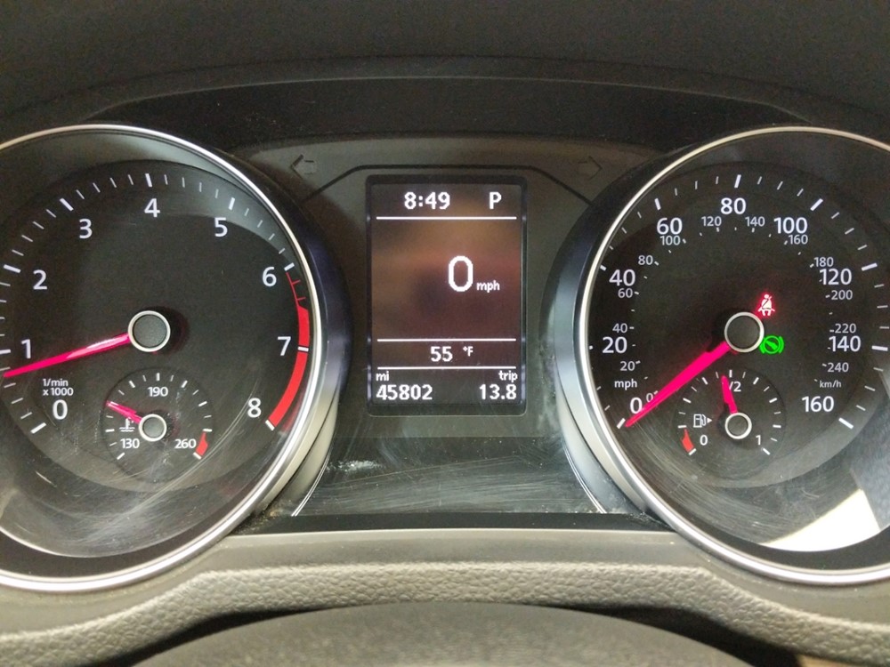 2016 Volkswagen Passat - Odometer Close Up