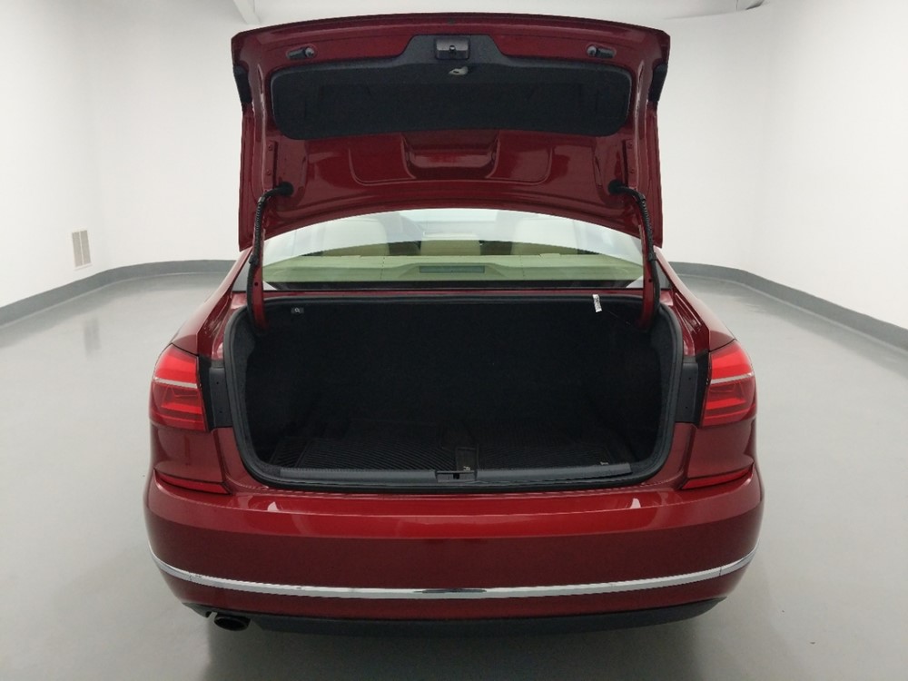 2016 Volkswagen Passat - Trunk