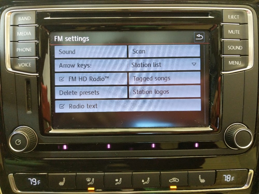 2016 Volkswagen Passat - Stereo Package