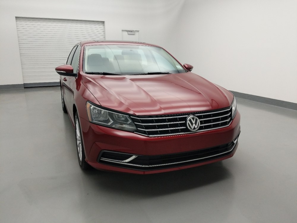 2016 Volkswagen Passat - Passenger Front Hood