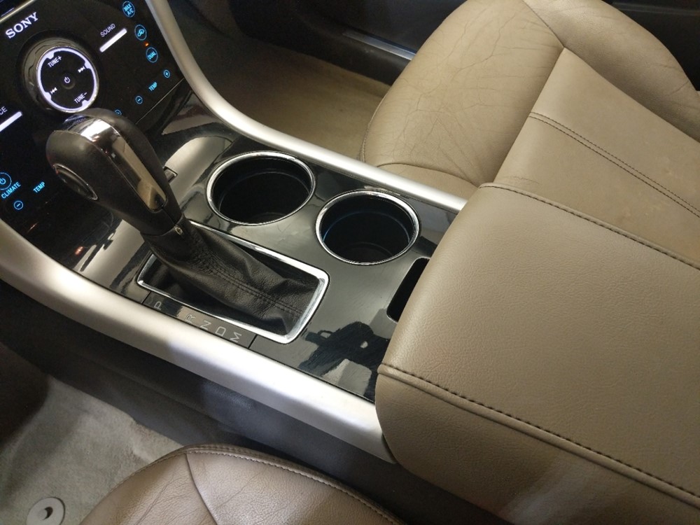 2011 Ford Edge - Center Console/Cup Holders