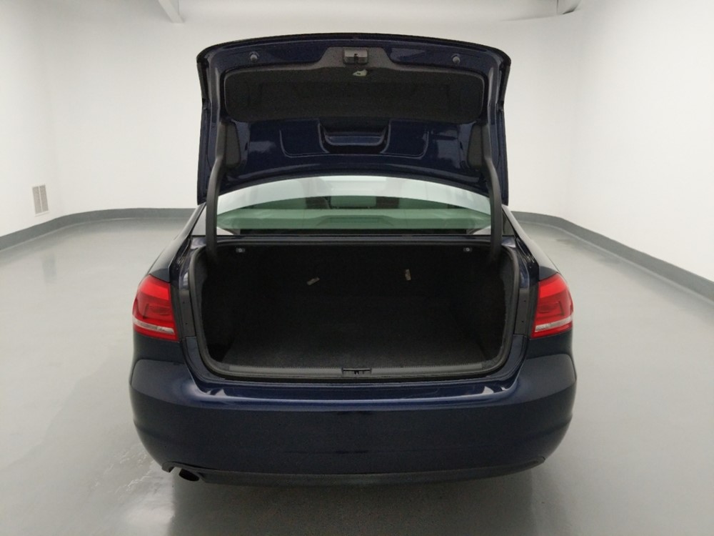 2015 Volkswagen Passat - Trunk