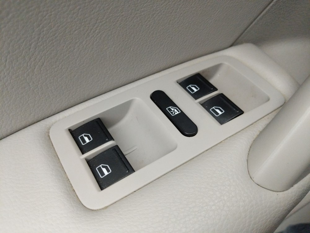 2015 Volkswagen Passat - Driver Power Windows/Lock Control