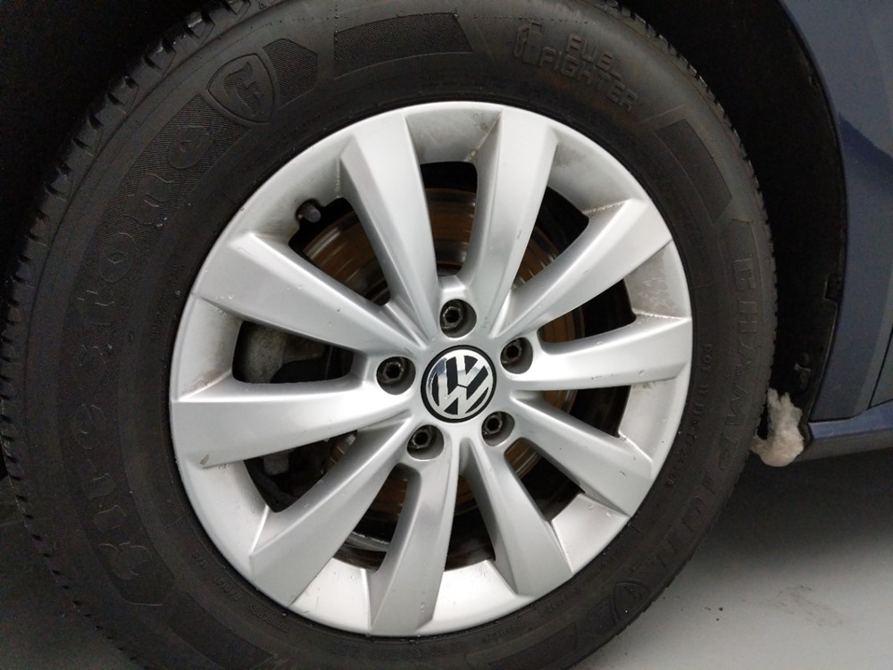 2015 Volkswagen Passat - Wheel