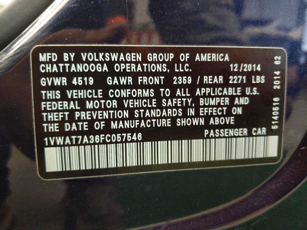 2015 Volkswagen Passat - VIN Plate