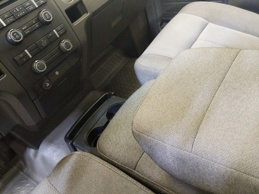 2009 Ford F-150 - Center Console/Cup Holders