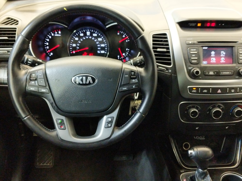 2014 Kia Sorento - Driver Dash