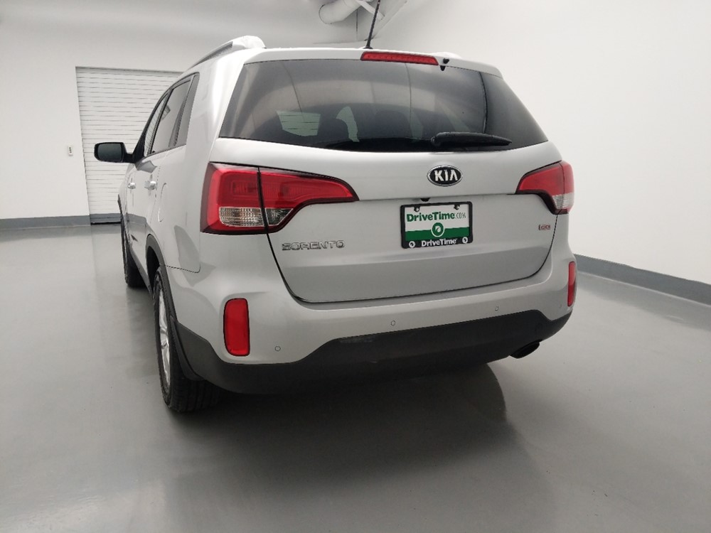 2014 Kia Sorento - Driver Rear Trunk