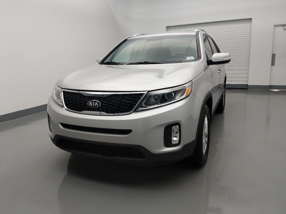 2014 Kia Sorento - Driver Front Hood