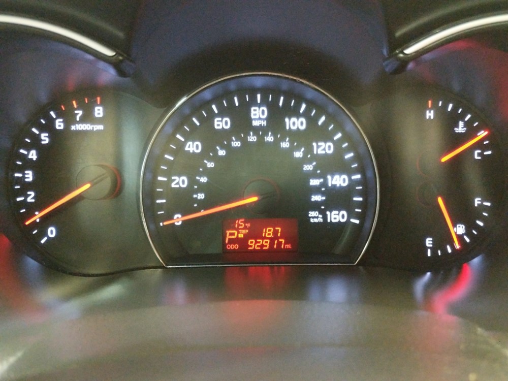 2014 Kia Sorento - Odometer Close Up