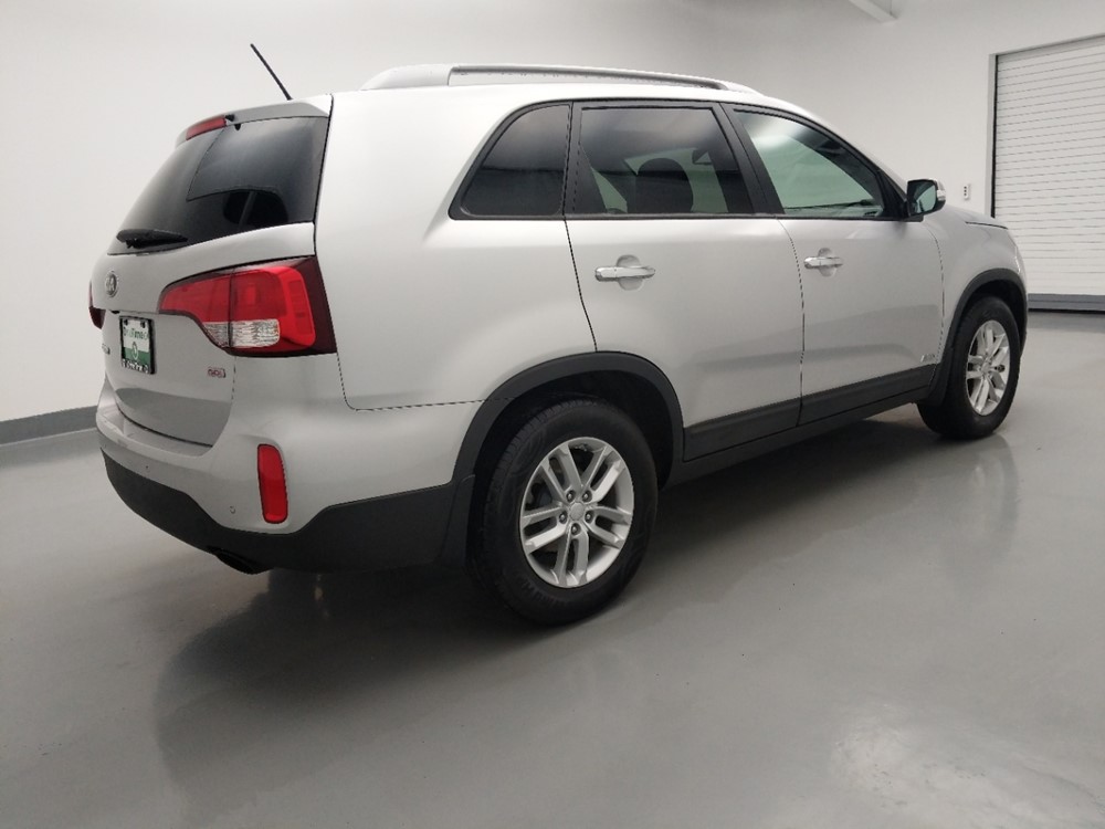 2014 Kia Sorento - Passenger Rear Side