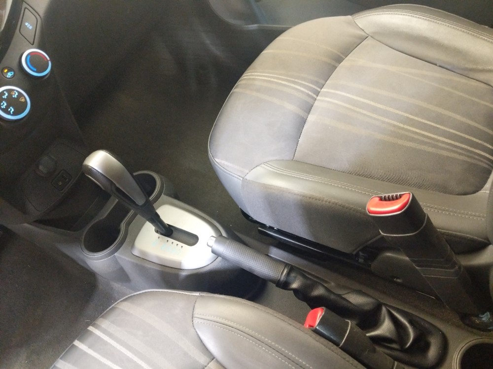 2014 Chevrolet Spark - Center Console/Cup Holders