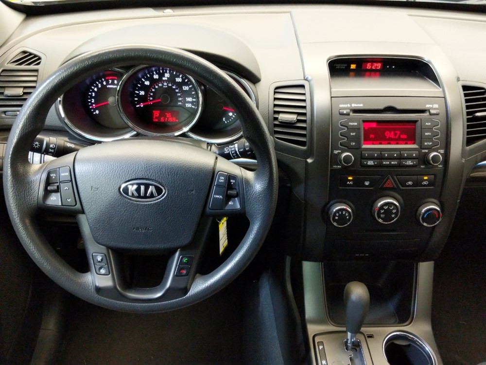 2013 Kia Sorento - Driver Dash