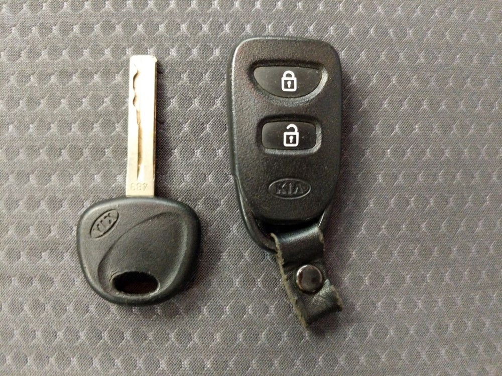 2013 Kia Sorento - Keys