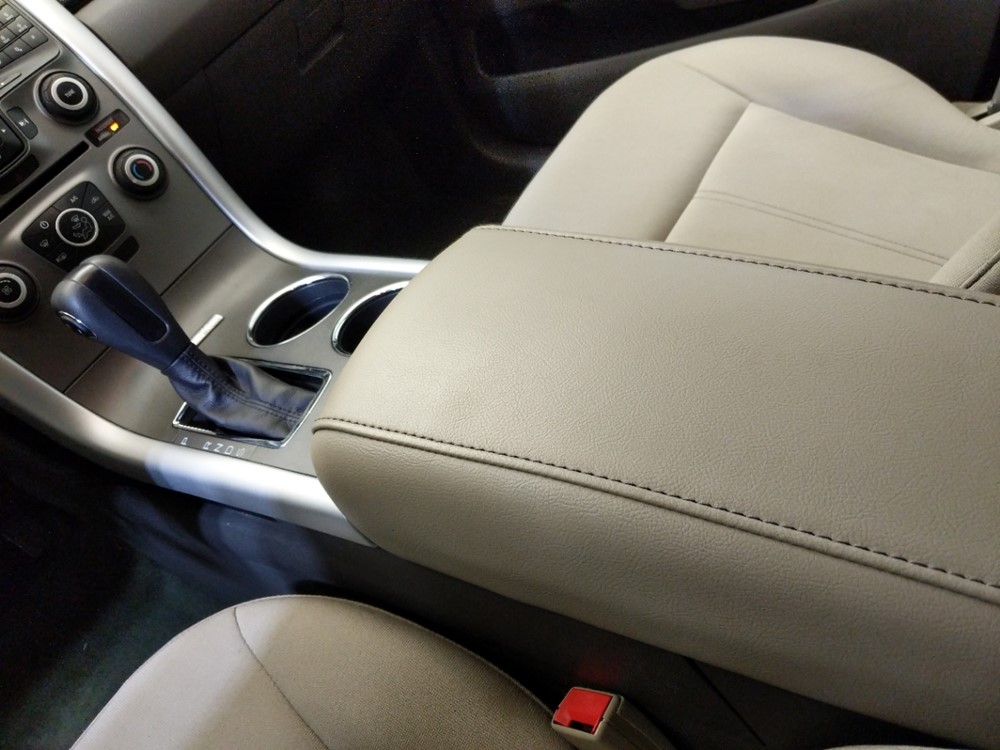 2014 Ford Edge - Center Console/Cup Holders