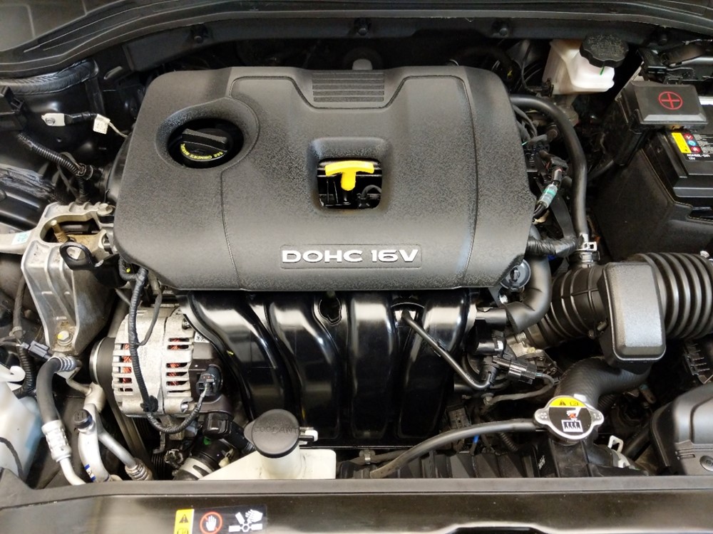 2017 Hyundai Elantra - Engine